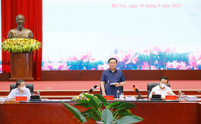 phai cu the hoa kip thoi nhung van de duoc neu trong van kien dai hoi xiii