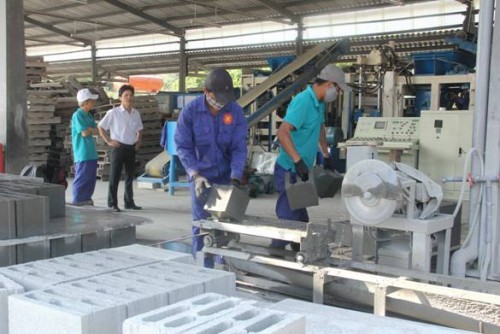 Đường sang Myanmar đang rộng Đường sang Myanmar đang rộng