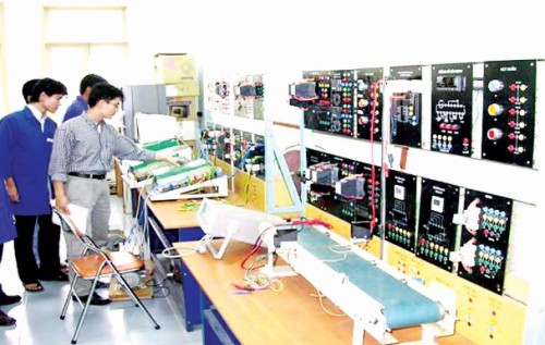 Để mọi việc “xuôi chèo mát mái”