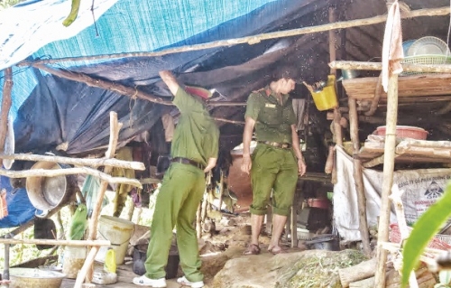 Khai thác vàng trái phép vẫn diễn biến phức tạp