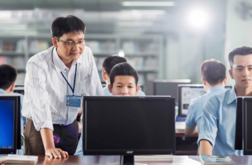 Tạo lực đẩy cho CNTT