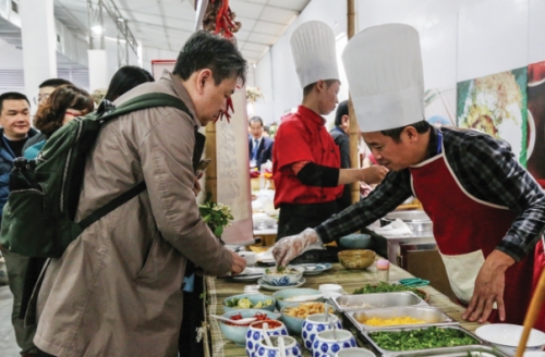 Để ẩm thực Hà Nội trở thành “đòn bẩy” cho du lịch