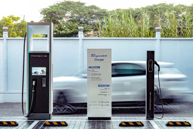 porsche taycan se co gia tu 572 ty dong