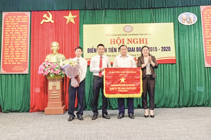 nganh ngan hang son la thi dua vi muc tieu xoa doi giam ngheo