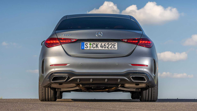 Mercedes-Benz C 300 AMG 2022 sắp về Việt Nam với giá dự kiến 2,3 tỷ đồng