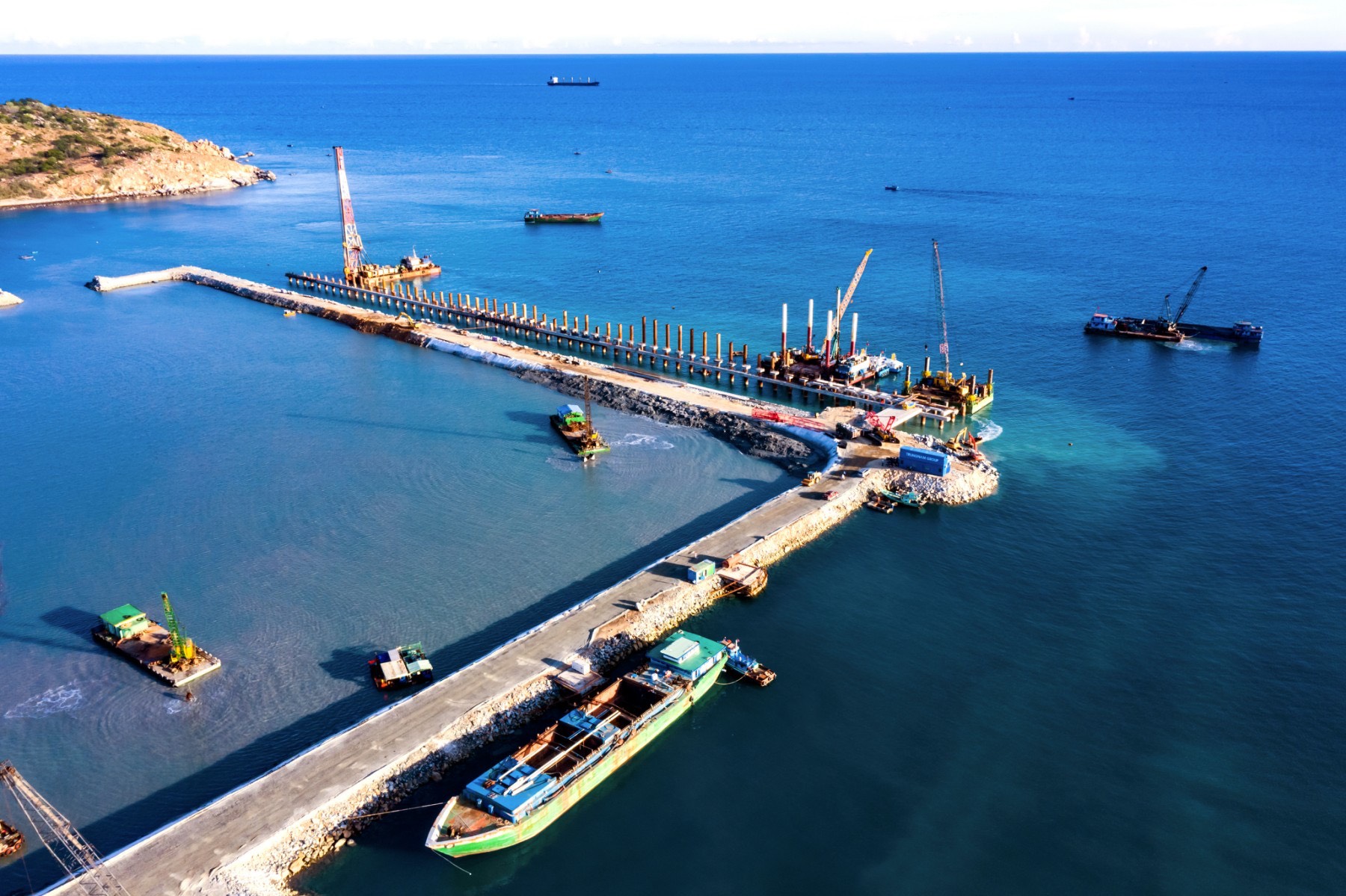 Đề xuất thay thế điện hạt nhân bằng nguồn điện khí LNG