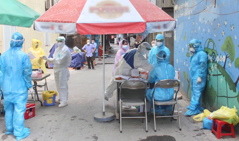 Trưa 18/9, Hà Nội ghi nhận 15 ca mắc mới COVID-19, trong đó có 01 ca tại cộng đồng