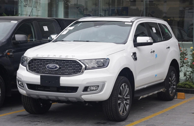 Phân khúc SUV cỡ trung 7 chỗ đua nhau giảm giá Phân khúc SUV cỡ trung 7 chỗ đua nhau giảm giá