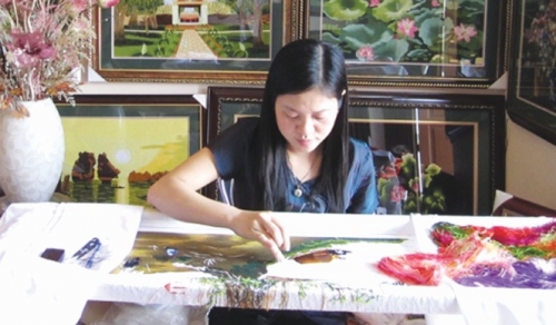 Bâng khuâng nghề thêu truyền thống