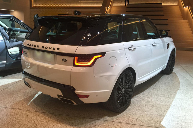 Lần đầu chiêm ngưỡng vẻ đẹp bằng xương, bằng thịt của Range Rover Sport 2018 - Ảnh 4. Lần đầu chiêm ngưỡng vẻ đẹp bằng xương, bằng thịt của Range Rover Sport 2018 - Ảnh 4.