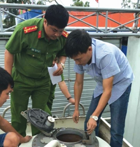 Tuồn “xăng bẩn” ra thị trường