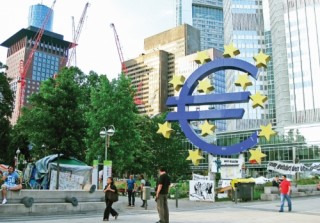 ECB kiên định với việc thu hồi kích thích