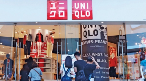 Tham vọng của các 'ông lớn' thời trang ngoại