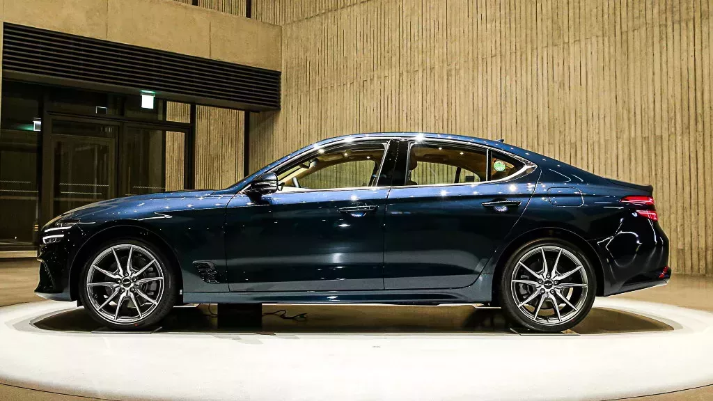 Ảnh thực tế Genesis G70 2021 vừa ra mắt với giá từ khoảng 830 triệu đồng anh thuc te genesis g70 2021 vua ra mat voi gia tu khoang 830 trieu dong