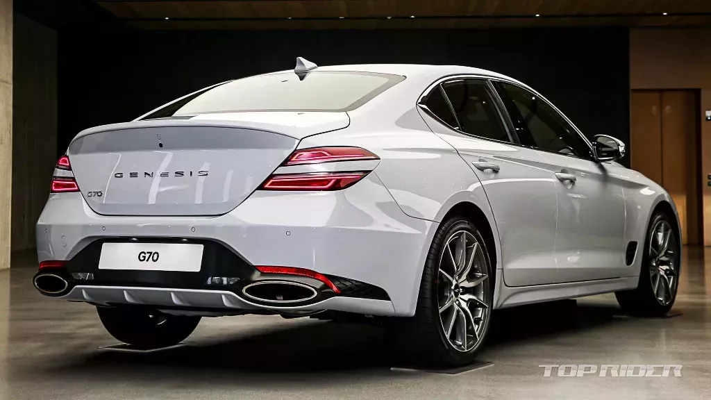 Ảnh thực tế Genesis G70 2021 vừa ra mắt với giá từ khoảng 830 triệu đồng anh thuc te genesis g70 2021 vua ra mat voi gia tu khoang 830 trieu dong