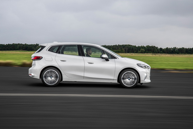 Ra mắt BMW 2-Series Active Tourer 2022