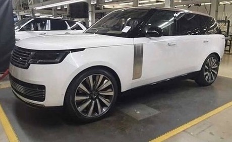 Range Rover đời mới lộ ảnh trước ngày ra mắt Range Rover đời mới lộ ảnh trước ngày ra mắt