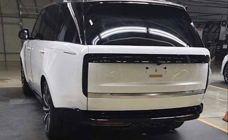 Range Rover đời mới lộ ảnh trước ngày ra mắt Range Rover đời mới lộ ảnh trước ngày ra mắt