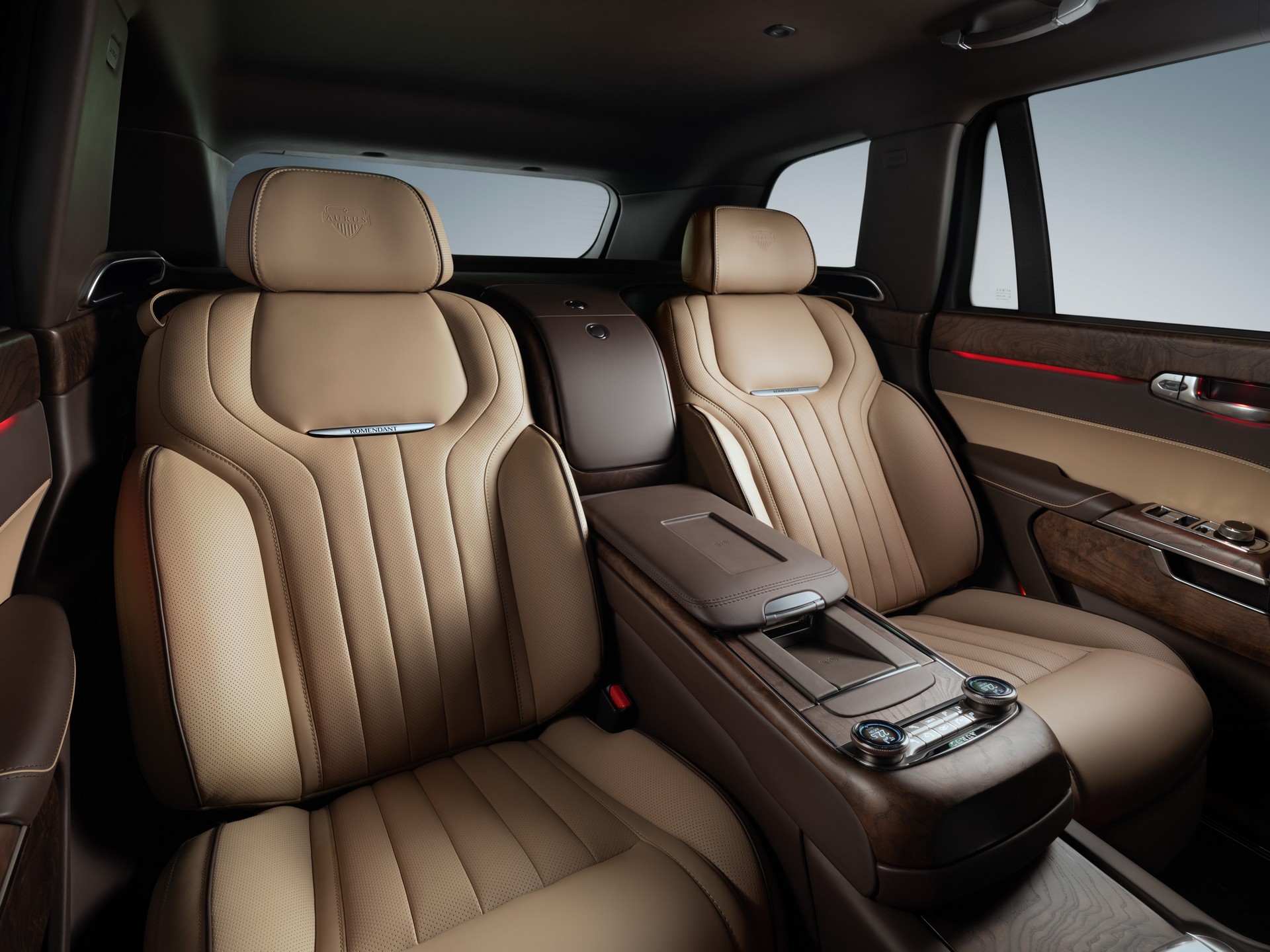 Thương hiệu xe hạng sang của Nga ra mắt SUV mới Aurus Komendant