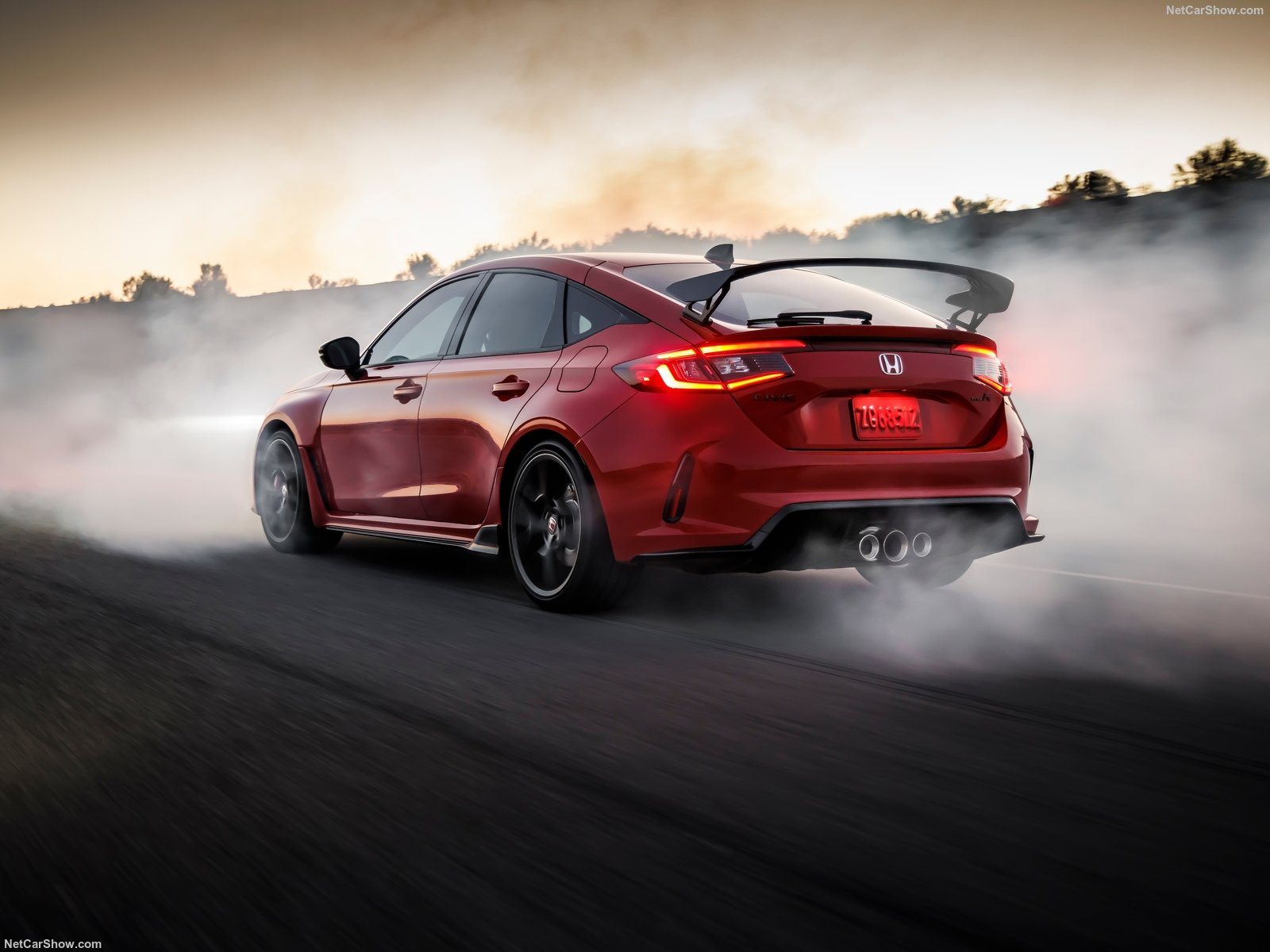 Honda Civic Type R 2023 có giá bán dự kiến dưới 2 tỷ đồng