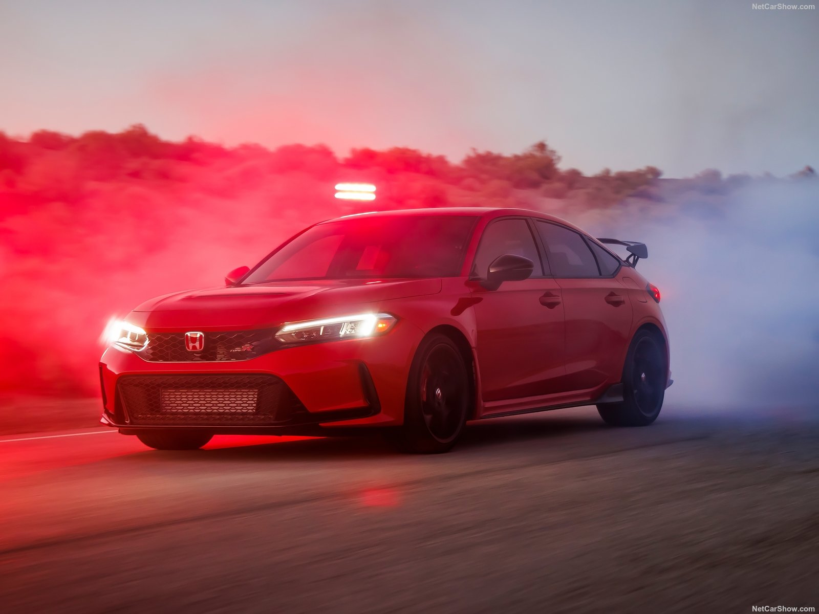 Honda Civic Type R 2023 có giá bán dự kiến dưới 2 tỷ đồng