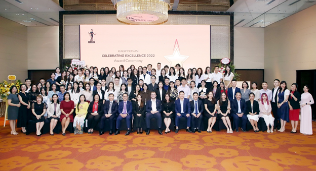 gan 200 chuyen gia tai chinh nhan bang va chung chi cua icaew