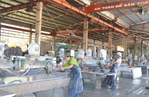 Chậm chạp đầu tư hạ tầng KCN