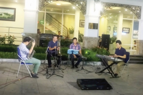 Tạo dựng niềm vui từ phố đi bộ