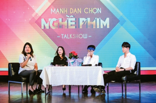 Khắc nghiệt nghề biên kịch