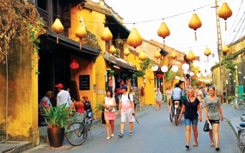 Du lịch Việt thiếu 