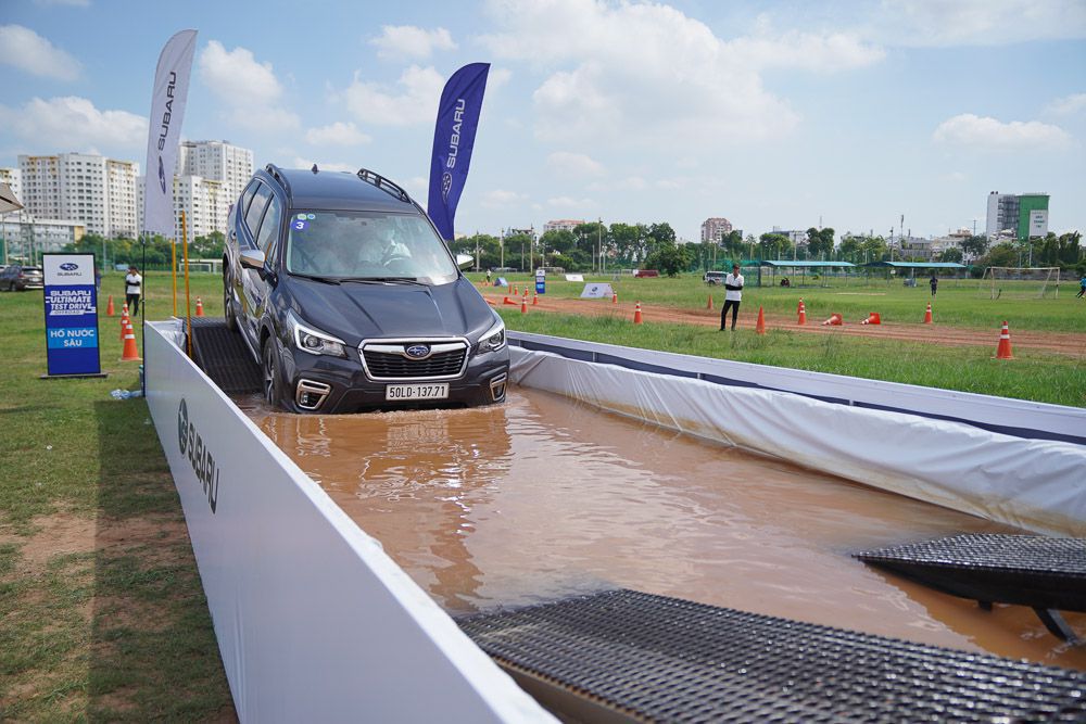 mua subaru forester voi gia chi tu 899 trieu dong