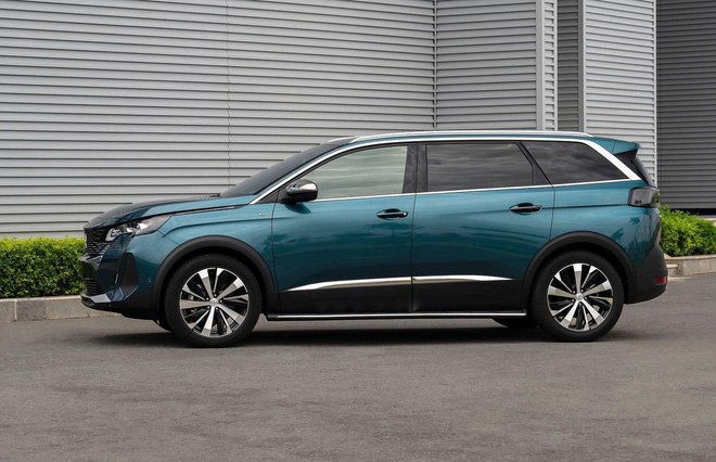 Peugeot 5008 2021 ra mắt tại Việt Nam với giá bán từ 1,219 tỷ đồng