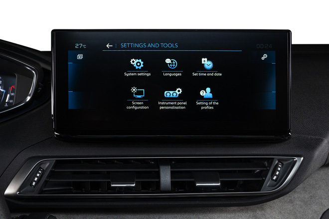 Peugeot 5008 2021 ra mắt tại Việt Nam với giá bán từ 1,219 tỷ đồng