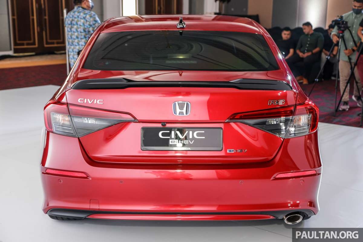 Honda Civic bản hybrid có giá khoảng 900 triệu đồng