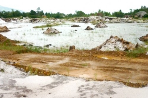 Tận thu hay “cát tặc”?