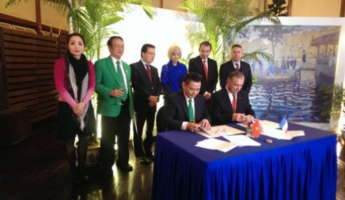 Mai Linh nhập khẩu ô tô chạy điện Renault vào Việt Nam Mai Linh nhập khẩu ô tô chạy điện Renault vào Việt Nam