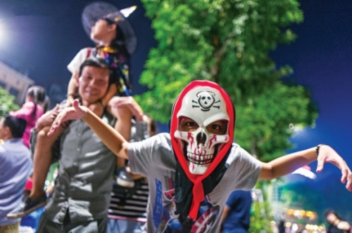 Những cuộc “xâm thực” của lễ hội ngoại lai