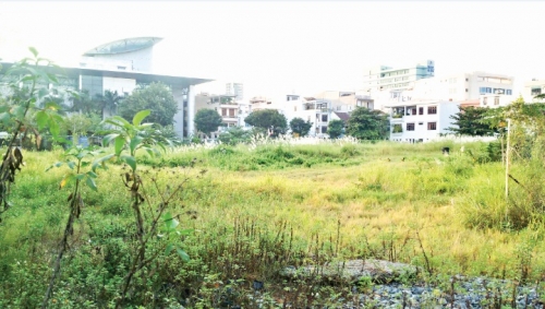 Đà Nẵng, đau đầu với “đất vàng”