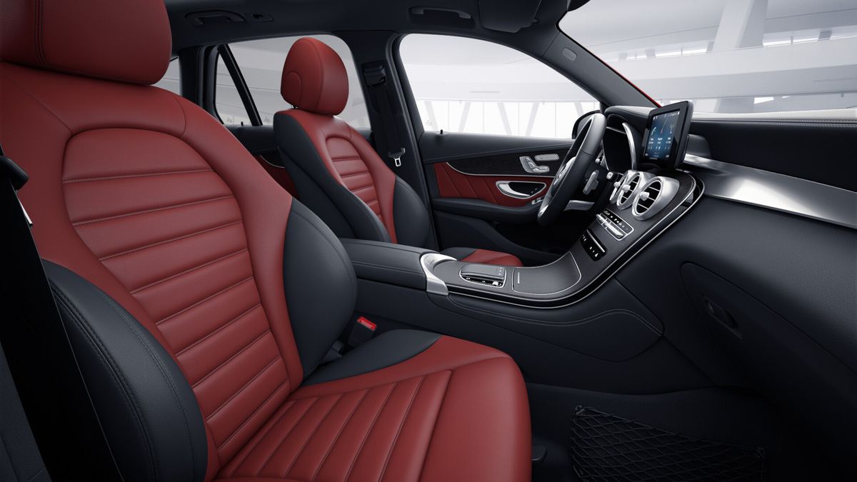 Mercedes GLC 300 4Matic 2020 nhập Đức có giá 2,559 tỷ đồng