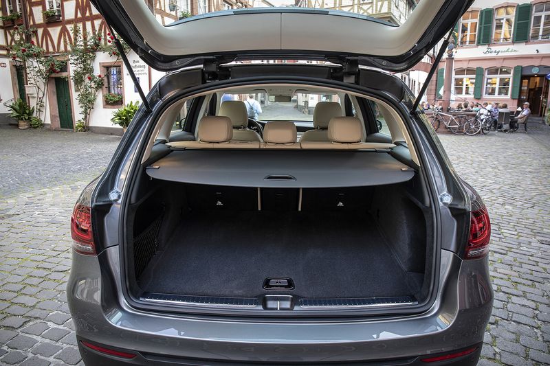 Mercedes GLC 300 4Matic 2020 nhập Đức có giá 2,559 tỷ đồng