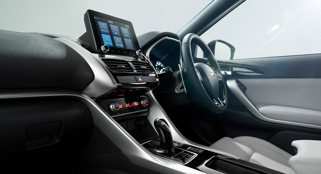 Mitsubishi Eclipse Cross 2021 có giá khoảng 561 triệu đồng