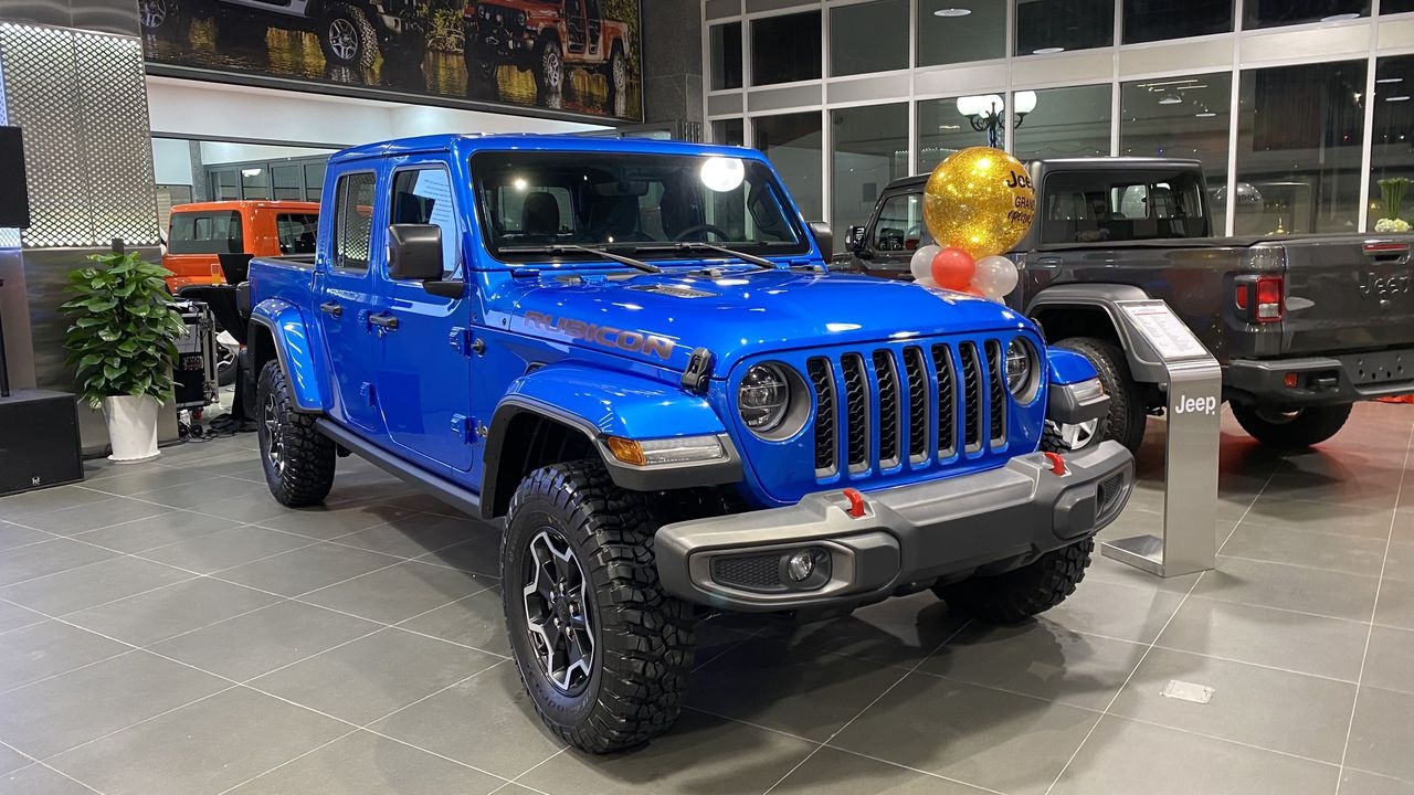 Jeep Gladiator 2021 giá từ 3,2 tỷ đồng có gì? jeep gladiator 2021 gia tu 32 ty dong co gi