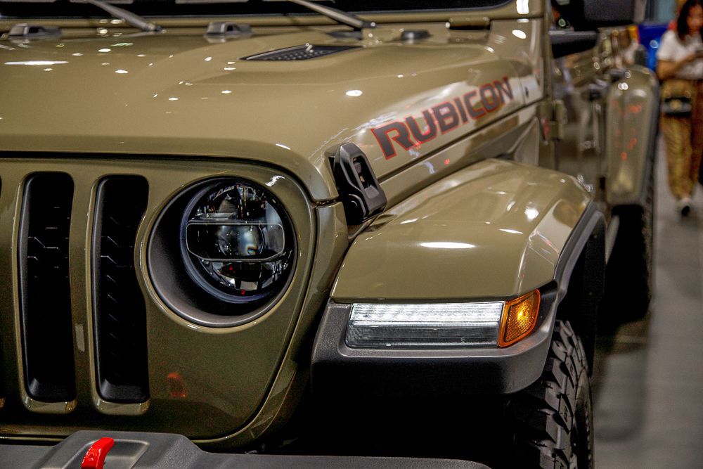 Jeep Gladiator 2021 giá từ 3,2 tỷ đồng có gì? jeep gladiator 2021 gia tu 32 ty dong co gi