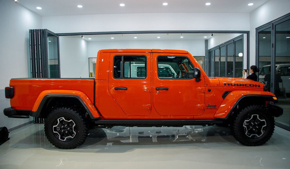 Jeep Gladiator 2021 giá từ 3,2 tỷ đồng có gì? jeep gladiator 2021 gia tu 32 ty dong co gi