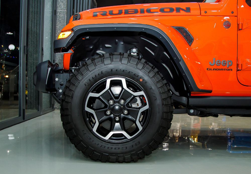 Jeep Gladiator 2021 giá từ 3,2 tỷ đồng có gì? jeep gladiator 2021 gia tu 32 ty dong co gi