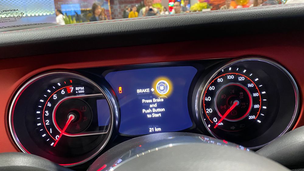 Jeep Gladiator 2021 giá từ 3,2 tỷ đồng có gì? jeep gladiator 2021 gia tu 32 ty dong co gi