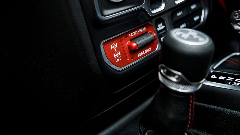 Jeep Gladiator 2021 giá từ 3,2 tỷ đồng có gì? jeep gladiator 2021 gia tu 32 ty dong co gi