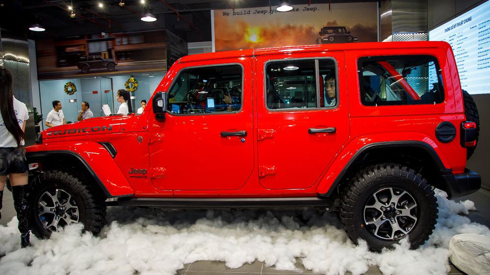 can canh jeep wrangler 2021 co gia tu 295 ty dong