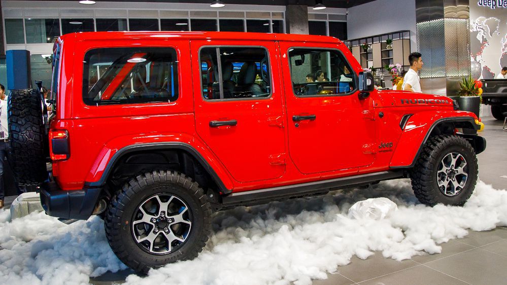 can canh jeep wrangler 2021 co gia tu 295 ty dong