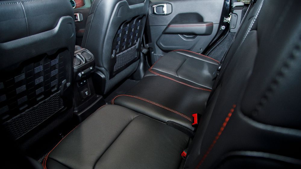 can canh jeep wrangler 2021 co gia tu 295 ty dong